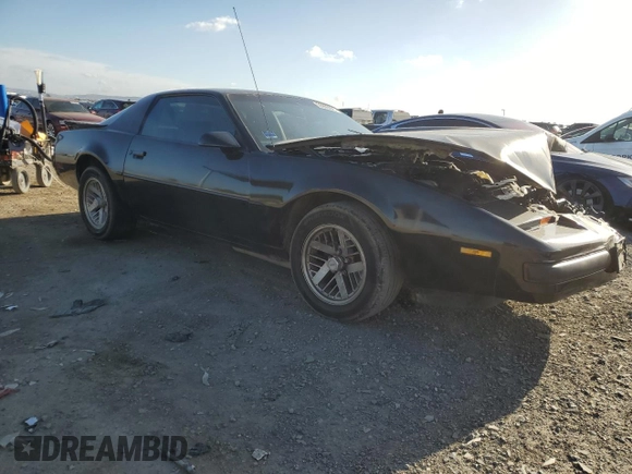 1989 Pontiac Firebird z VIN 1G2FS2186KL212458, wystawiony jako Copart lot #56995025 z przebiegiem 89 851 mil mil oraz Szkoda całkowita • Salvage title. Historia ofert i sprzedaży dostępna na DreamBid. Obrazek 4.