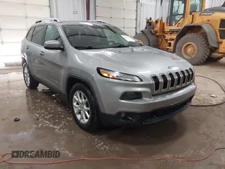 2017 Jeep Cherokee Latitude z VIN 1C4PJLCB4HW610440, wystawiony jako IAAI lot #41591293 z przebiegiem 219 957 mil mil oraz . Historia ofert i sprzedaży dostępna na DreamBid. Obrazek 1.