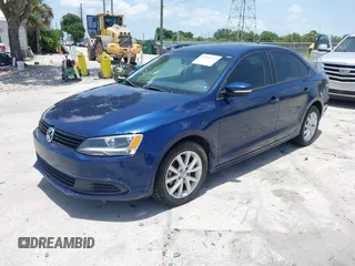 2011 Volkswagen Jetta SE с VIN 3VWDX7AJ2BM013231, выставлен на аукционе IAAI как лот 42400713 с пробегом 117 923 миль миль и . История ставок и продаж доступна на DreamBid. Изображение 2.