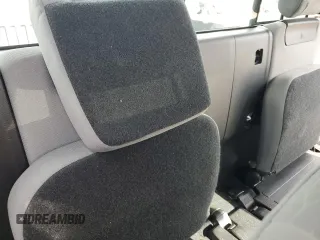 2018 Toyota Tacoma SR z VIN 5TFRX5GN2JX105908, wystawiony jako Copart lot #48301235 z przebiegiem 73 139 mil mil oraz Szkoda całkowita • Salvage title. Historia ofert i sprzedaży dostępna na DreamBid. Obrazek 10.