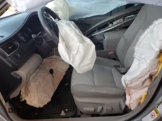 2016 Toyota Camry XLE with VIN 4T1BF1FK1GU569640, listed as a Copart auction lot 50772895 with 165,113 mi miles and Salvage Title. Bid and sale history available at carsss.com. Image 7.