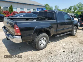 2005 Toyota Tacoma PreRunner z VIN 5TETU62N85Z040024, wystawiony jako Copart lot #57858105 z przebiegiem 199 515 mil mil oraz Czysty tytuł • Clean title. Historia ofert i sprzedaży dostępna na DreamBid. Obrazek 3.