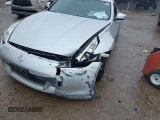 2010 Nissan 370Z Touring z VIN JN1AZ4EH9AM503264, wystawiony jako IAAI lot #42180901 z przebiegiem Nie podano mil oraz . Historia ofert i sprzedaży dostępna na DreamBid. Obrazek 2.