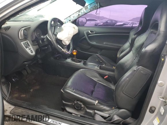 2003 Acura RSX Type S z VIN JH4DC53023C004389, wystawiony jako Copart lot #43474325 z przebiegiem 191 817 mil mil oraz Szkoda całkowita • Salvage title. Historia ofert i sprzedaży dostępna na DreamBid. Obrazek 7.