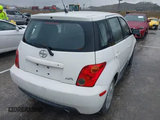 2005 Scion xA z VIN JTKKT624X50089997, wystawiony jako IAAI lot #41686627 z przebiegiem 213 343 mil mil oraz . Historia ofert i sprzedaży dostępna na DreamBid. Obrazek 4.
