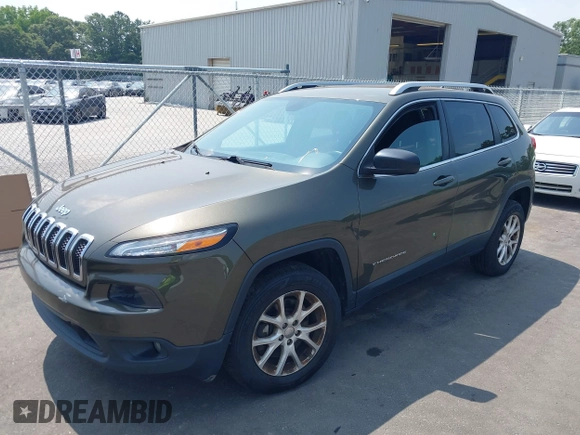 2015 Jeep Cherokee Latitude z VIN 1C4PJMCS9FW551694, wystawiony jako IAAI lot #42424992 z przebiegiem 125 852 mil mil oraz . Historia ofert i sprzedaży dostępna na DreamBid. Obrazek 17.