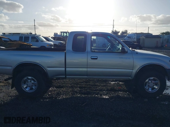 2000 Toyota Tacoma with VIN 5TEWN72N4YZ708230, listed as a IAAI auction lot 41626807 with 216,237 mi miles and . Bid and sale history available at DreamBid. Image 13.