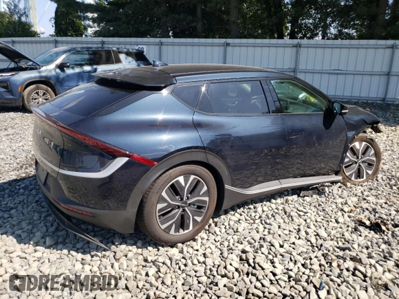 2024 Kia EV6 Light Long Range with VIN KNDC3DLC7R5176268, listed as a Copart auction lot 68765324 with 3,601 mi miles and Salvage Title. Bid and sale history available at carsss.com. Image 3.