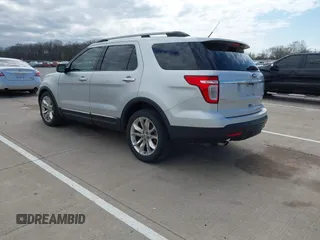 2011 Ford Explorer XLT with VIN 1FMHK7D83BGA72354, listed as a IAAI auction lot 41984046 with 205,623 mi miles and . Bid and sale history available at carsss.com. Image 3.