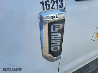 2019 Ford Super Duty F-250 SRW XL with VIN 1FT7X2B67KED41490, listed as a IAAI auction lot 42122674 with 141,740 mi miles. Bid and sale history available at carsss.com. Image 1.