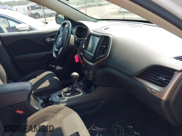 2016 Jeep Cherokee Latitude with VIN 1C4PJMCS6GW236286, listed as a IAAI auction lot 42492859 with 152,242 mi miles and . Bid and sale history available at DreamBid. Image 5.