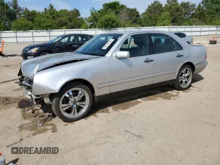 1999 Mercedes-Benz E 320 z VIN WDBJF65H0XA912702, wystawiony jako Copart lot #58131035 z przebiegiem 144 087 mil mil oraz Szkoda całkowita • Salvage title. Historia ofert i sprzedaży dostępna na DreamBid. Obrazek 1.