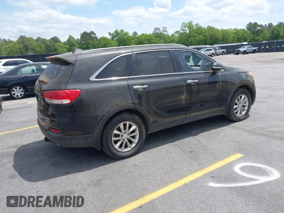 2016 Kia Sorento LX with VIN 5XYPG4A3XGG083872, listed as a IAAI auction lot 42093148 with 98,056 mi miles. Bid and sale history available at carsss.com. Image 4.