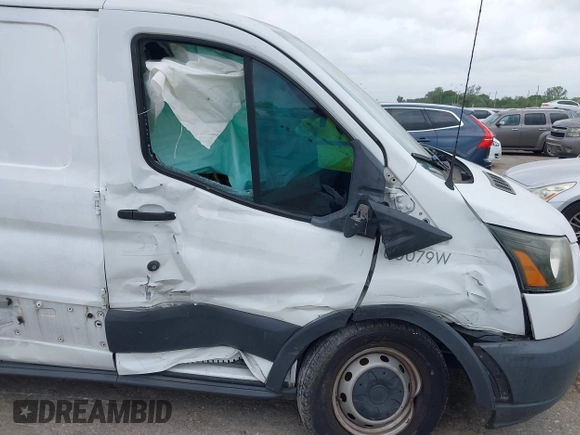 2016 Ford Transit Cargo z VIN 1FTYR1ZM5GKA09697, wystawiony jako IAAI lot #41929098 z przebiegiem 98 790 mil mil oraz . Historia ofert i sprzedaży dostępna na DreamBid. Obrazek 6.