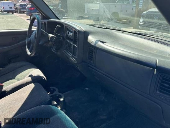 2003 GMC Sierra 1500 with VIN 2GTEC19X731239346, listed as a Copart auction lot 77679104 with 163,029 mi miles and Clean Title. Bid and sale history available at DreamBid. Image 5.