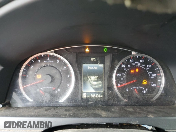 2015 Toyota Camry XLE with VIN 4T1BF1FK1FU103785, listed as a Copart auction lot 51970635 with 305,498 mi miles and Clean Title. Bid and sale history available at DreamBid. Image 9.
