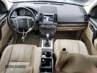 2014 Land Rover LR2 z VIN SALFP2BG7EH383805, wystawiony jako Copart lot #85239384 z przebiegiem 162 989 mil mil oraz Szkoda całkowita • Salvage title. Historia ofert i sprzedaży dostępna na DreamBid. Obrazek 8.
