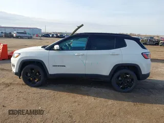 2019 Jeep Compass Altitude z VIN 3C4NJDBB0KT629952, wystawiony jako IAAI lot #41913931 z przebiegiem 78 054 mil mil oraz . Historia ofert i sprzedaży dostępna na DreamBid. Obrazek 15.