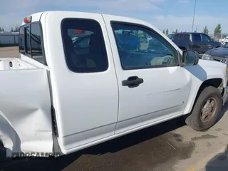 2006 GMC Canyon z VIN 1GTCS198X68248403, wystawiony jako IAAI lot #41733894 z przebiegiem 123 110 mil mil oraz . Historia ofert i sprzedaży dostępna na DreamBid. Obrazek 17.