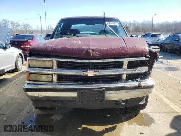 1997 Chevrolet Silverado 1500 with VIN 2GCEK19R3V1277602, listed as a Copart auction lot 45843165 with 417,524 mi miles and Salvage Title. Bid and sale history available at DreamBid. Image 5.