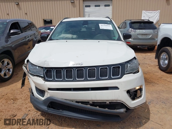 2018 Jeep Compass Sport z VIN 3C4NJCAB0JT471302, wystawiony jako IAAI lot #42318825 z przebiegiem 82 328 mil mil oraz . Historia ofert i sprzedaży dostępna na DreamBid. Obrazek 12.