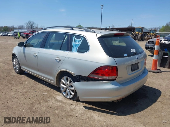 2011 Volkswagen Jetta SE with VIN 3VWPX7AJ7BM640228, listed as a IAAI auction lot 42102277 with 134,936 mi miles and . Bid and sale history available at DreamBid. Image 3.