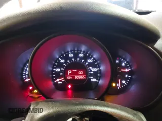 2014 Kia Soul with VIN KNDJN2A20E7740437, listed as a IAAI auction lot 41716835 with 90,582 mi miles. Bid and sale history available at carsss.com. Image 7.