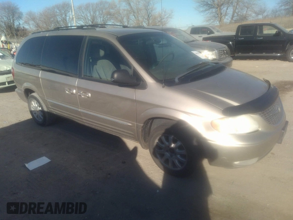 2002 Chrysler Town & Country LXi with VIN 2C4GP54L62R630349, listed as a IAAI auction lot 40870522 with 172,761 mi miles. Bid and sale history available at carsss.com. Image 1.