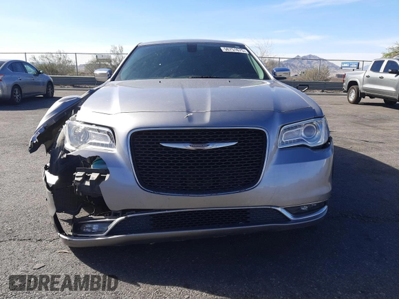 2016 Chrysler 300 C z VIN 2C3CCAEG9GH147556, wystawiony jako Copart lot #56751675 z przebiegiem 79 422 mil mil oraz Szkoda całkowita • Salvage title. Historia ofert i sprzedaży dostępna na DreamBid. Obrazek 5.