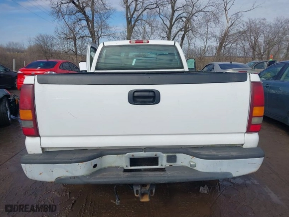 2002 Chevrolet Silverado 1500 with VIN 1GCEC14WX2Z146163, listed as a IAAI auction lot 41520765 with 195,742 mi miles. Bid and sale history available at carsss.com. Image 16.