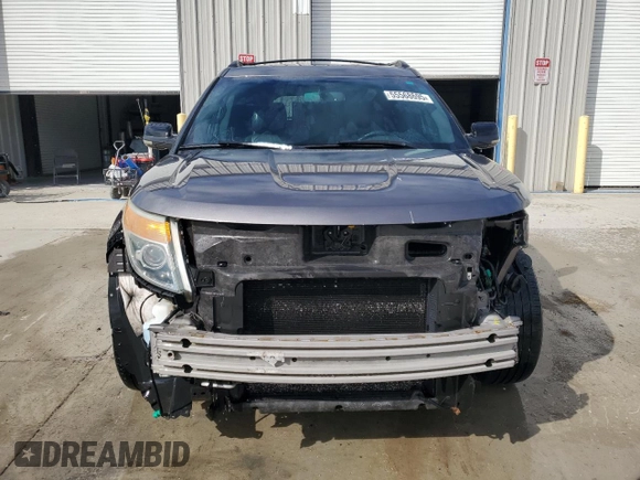 2011 Ford Explorer XLT z VIN 1FMHK7D8XBGA76613, wystawiony jako Copart lot #55568695 z przebiegiem 124 631 mil mil oraz Szkoda całkowita • Salvage title. Historia ofert i sprzedaży dostępna na DreamBid. Obrazek 5.