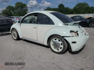 2001 Volkswagen Beetle GLS z VIN 3VWCD21C51M447957, wystawiony jako Copart lot #59517765 z przebiegiem 145 484 mil mil oraz Szkoda całkowita • Salvage title. Historia ofert i sprzedaży dostępna na DreamBid. Obrazek 2.
