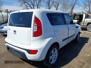 2012 Kia Soul + with VIN KNDJT2A6XC7355229, listed as a IAAI auction lot 41811989 with 111,008 mi miles. Bid and sale history available at carsss.com. Image 4.