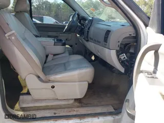 2011 GMC Sierra 1500 SLE with VIN 3GTP1VE00BG372003, listed as a IAAI auction lot 41580501 with 261,224 mi miles. Bid and sale history available at carsss.com. Image 5.