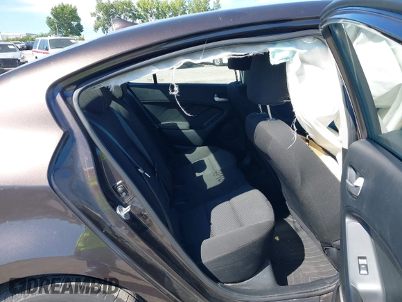 2018 Kia Forte LX with VIN 3KPFK4A70JE217385, listed as a IAAI auction lot 39955381 with 99,060 mi miles. Bid and sale history available at carsss.com. Image 8.