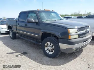 2004 Chevrolet Silverado 2500HD LT with VIN 1GCHK23204F221915, listed as a IAAI auction lot 41927609 with 209,729 mi miles. Bid and sale history available at carsss.com. Image 1.