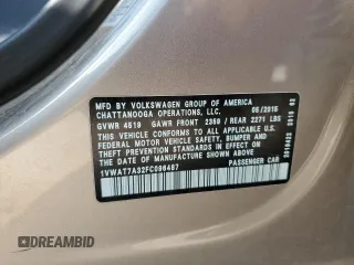 2015 Volkswagen Passat Limited Edition Edition with VIN 1VWAT7A32FC096487, listed as a Copart auction lot 62370505 with 186,517 mi miles and Clean title. Bid and sale history available at DreamBid. Image 12.