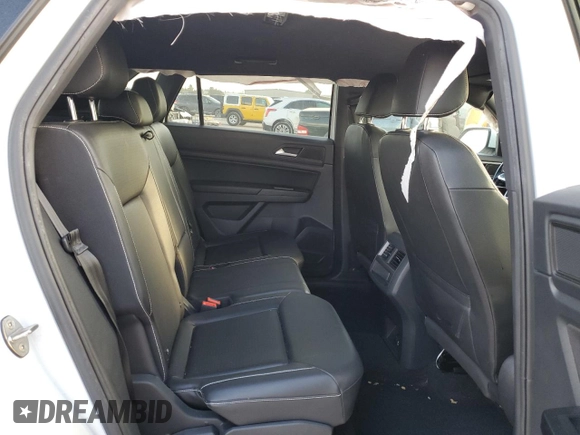 2020 Volkswagen Atlas SE with VIN 1V23C2CA4LC201230, listed as a Copart auction lot 82494594 with 47,880 mi miles and Salvage title. Bid and sale history available at DreamBid. Image 11.