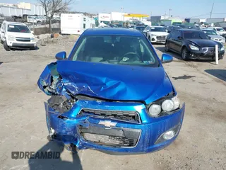 2016 Chevrolet Sonic LTZ z VIN 1G1JE6SB5G4150771, wystawiony jako IAAI lot #41662866 z przebiegiem 101 476 mil mil oraz . Historia ofert i sprzedaży dostępna na DreamBid. Obrazek 12.