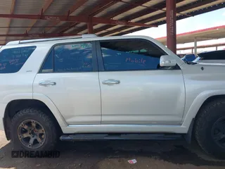 2011 Toyota 4Runner Trail z VIN JTEBU5JR6B5043167, wystawiony jako IAAI lot #42400681 z przebiegiem 265 137 mil mil oraz . Historia ofert i sprzedaży dostępna na DreamBid. Obrazek 13.