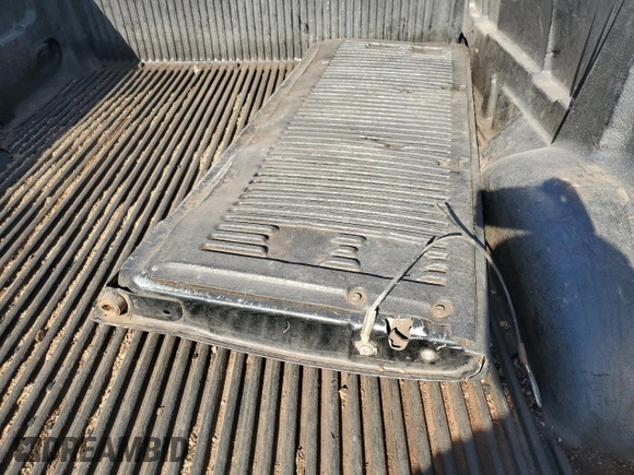 2005 Ford F-150 XL with VIN 1FTRF14W65KC37551, listed as a Copart auction lot 80317184 with 191,768 mi miles and Salvage title. Bid and sale history available at DreamBid. Image 12.