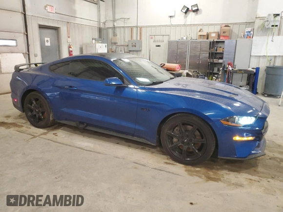 2018 Ford Mustang GT z VIN 1FA6P8CF1J5101952, wystawiony jako Copart lot #51419655 z przebiegiem 62 877 mil mil oraz Szkoda całkowita • Salvage title. Historia ofert i sprzedaży dostępna na DreamBid. Obrazek 4.