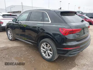 2023 Audi Q3 S line Premium z VIN WA1DECF30P1140909, wystawiony jako IAAI lot #41934943 z przebiegiem 42 947 mil mil oraz . Historia ofert i sprzedaży dostępna na DreamBid. Obrazek 3.