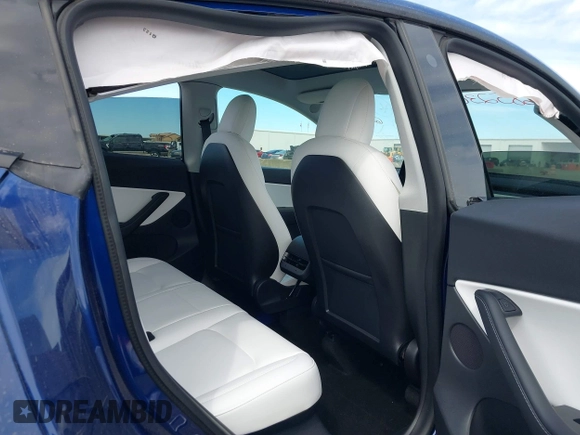 2021 Tesla Model Y Performance z VIN 5YJYGDEF8MF245641, wystawiony jako IAAI lot #41685230 z przebiegiem 25 903 mil mil oraz . Historia ofert i sprzedaży dostępna na DreamBid. Obrazek 8.