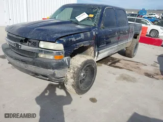2002 Chevrolet Silverado 2500HD LS with VIN 1GCHK23U72F135032, listed as a IAAI auction lot 41674140 with NaN miles. Bid and sale history available at carsss.com. Image 17.