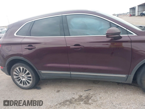 2017 Lincoln MKC Reserve z VIN 5LMCJ3C90HUL72098, wystawiony jako IAAI lot #41300727 z przebiegiem 74 507 mil mil oraz . Historia ofert i sprzedaży dostępna na DreamBid. Obrazek 13.