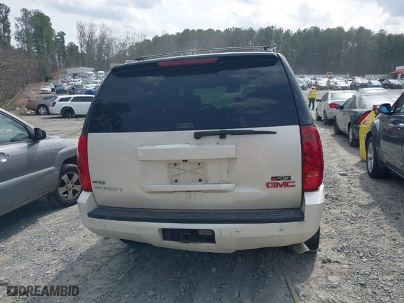 2009 GMC Yukon SLT w/4SB with VIN 1GKFC33059R272099, listed as a IAAI auction lot 41802785 with 240,081 mi miles. Bid and sale history available at carsss.com. Image 16.
