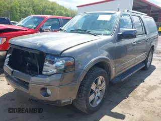 2010 Ford Expedition Max Limited z VIN 1FMJK2A59AEA06884, wystawiony jako IAAI lot #42166507 z przebiegiem 104 712 mil mil oraz . Historia ofert i sprzedaży dostępna na DreamBid. Obrazek 18.