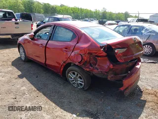 2016 Scion iA z VIN 3MYDLBZV8GY125803, wystawiony jako IAAI lot #42217519 z przebiegiem 169 388 mil mil oraz . Historia ofert i sprzedaży dostępna na DreamBid. Obrazek 3.