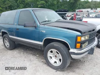 1993 Chevrolet Blazer z VIN 1GNEK18K3PJ362282, wystawiony jako IAAI lot #42208527 z przebiegiem 262 418 mil mil oraz . Historia ofert i sprzedaży dostępna na DreamBid. Obrazek 1.
